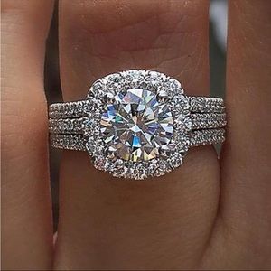 New 925 Silver Round Cut  Halo Diamond Ring